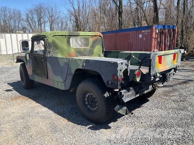 AM General M1097 Pick up/Dropside