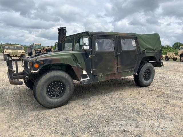 AM General M1097 Pick up/Dropside