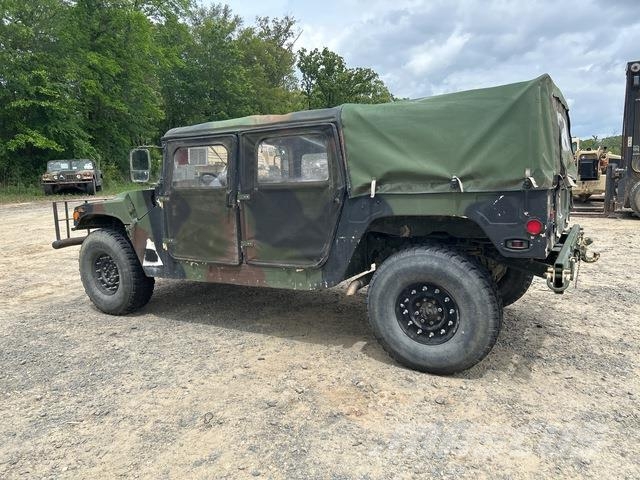 AM General M1097 Pick up/Dropside