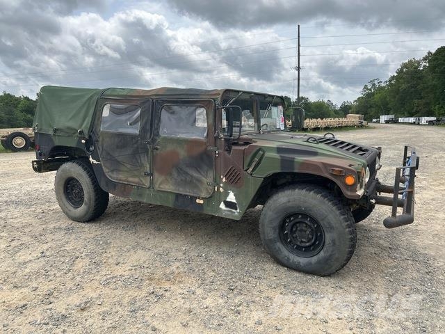 AM General M1097 Pick up/Dropside