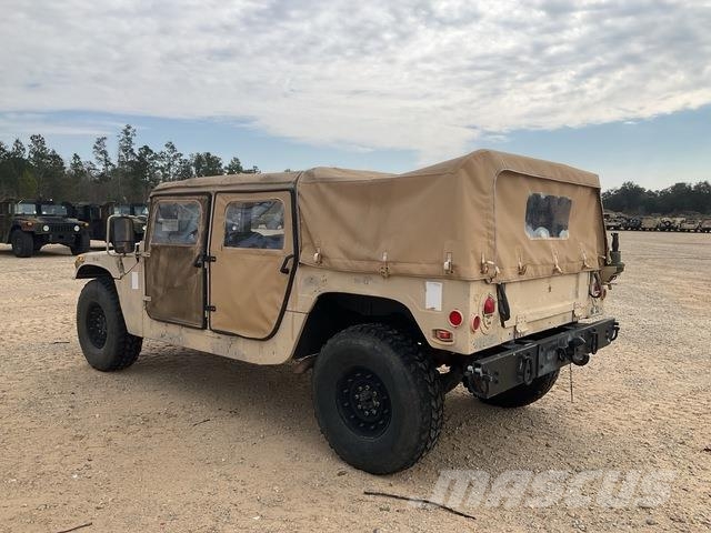 AM General M1097A1 Furgonetas caja abierta
