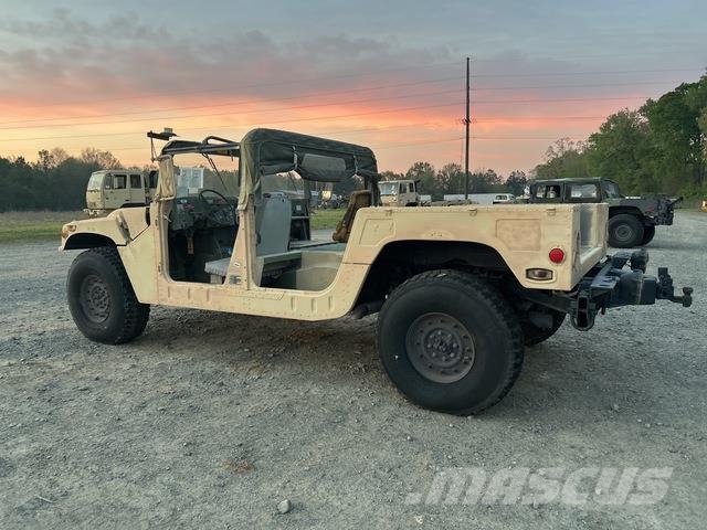 AM General M1097A1 Furgonetas caja abierta
