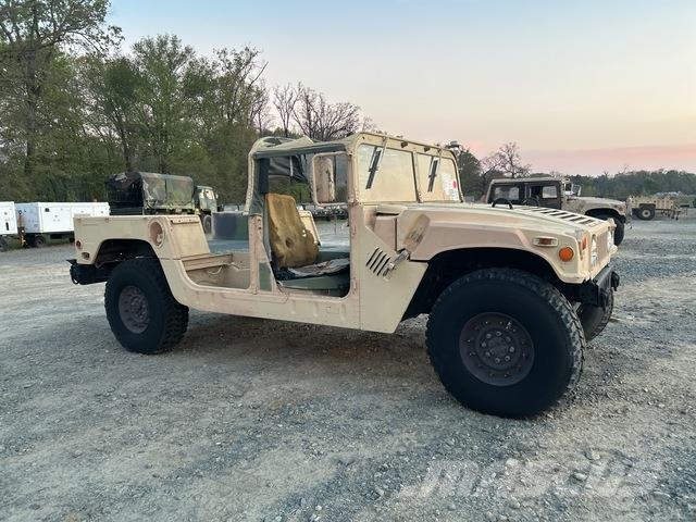 AM General M1097A1 Furgonetas caja abierta