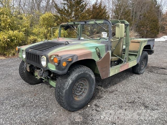 AM General M1097A2 Bestelwagens met open laadbak
