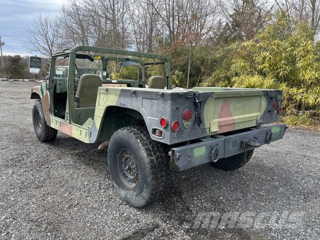 AM General M1097A2 Bestelwagens met open laadbak