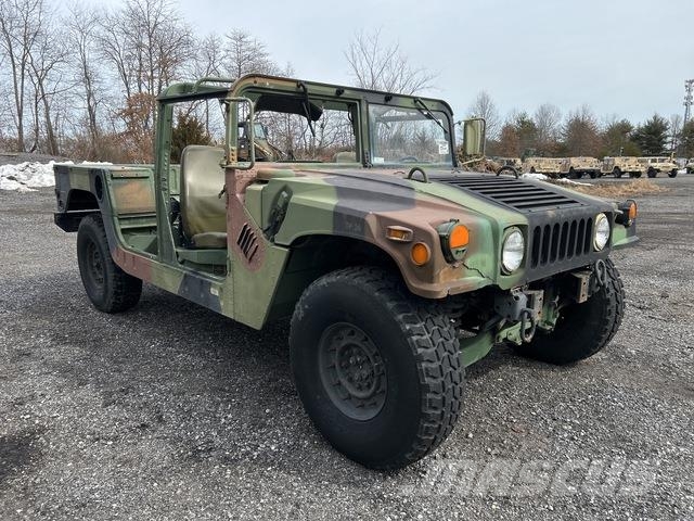 AM General M1097A2 Bestelwagens met open laadbak