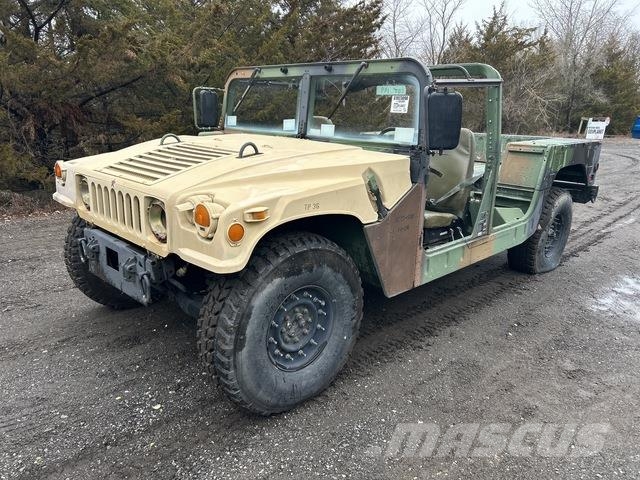 AM General M1097A2 Bestelwagens met open laadbak