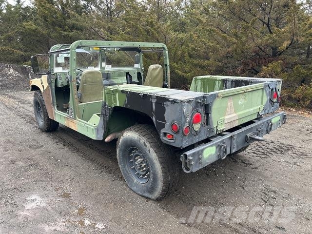 AM General M1097A2 Bestelwagens met open laadbak