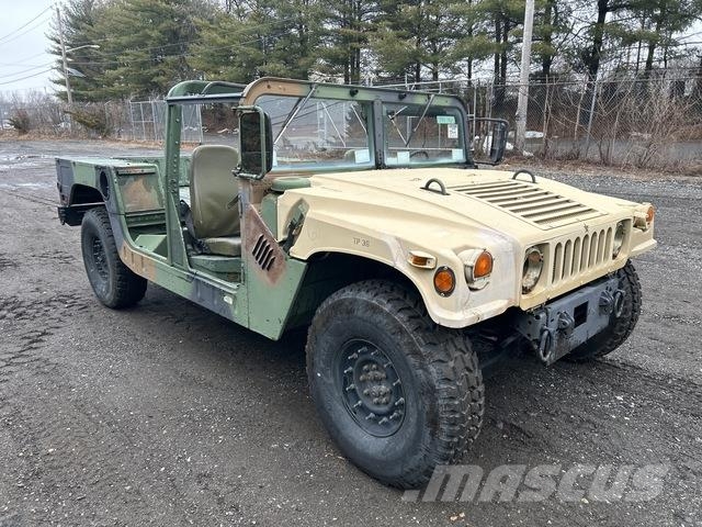 AM General M1097A2 Bestelwagens met open laadbak