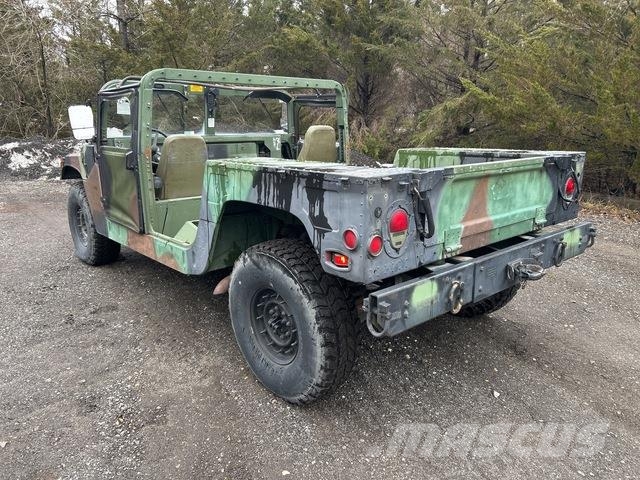 AM General M1097A2 Pick up/Dropside