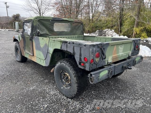 AM General M1097A2 Bestelwagens met open laadbak
