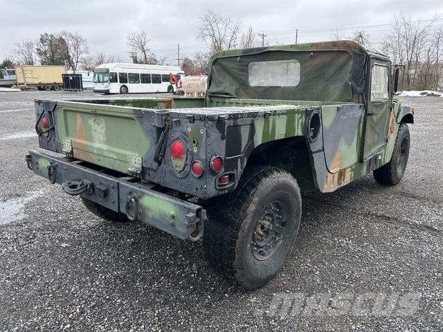 AM General M1097A2 Bestelwagens met open laadbak