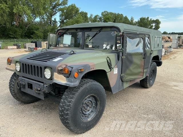 AM General M1097A2 Caja abierta/laterales abatibles