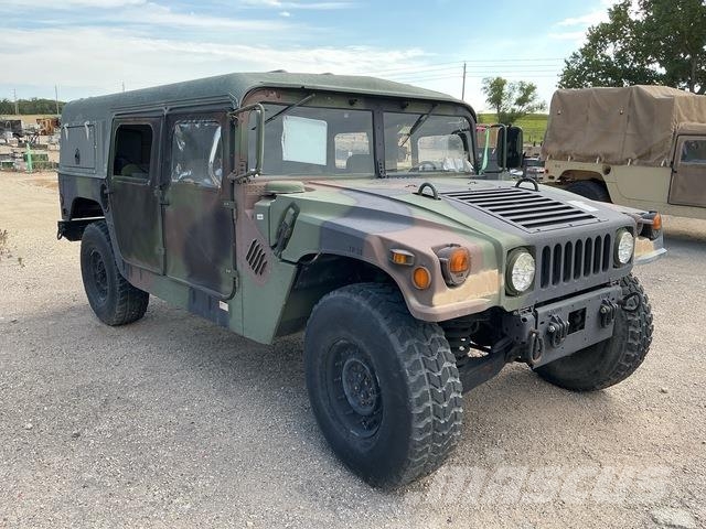AM General M1097A2 Caja abierta/laterales abatibles