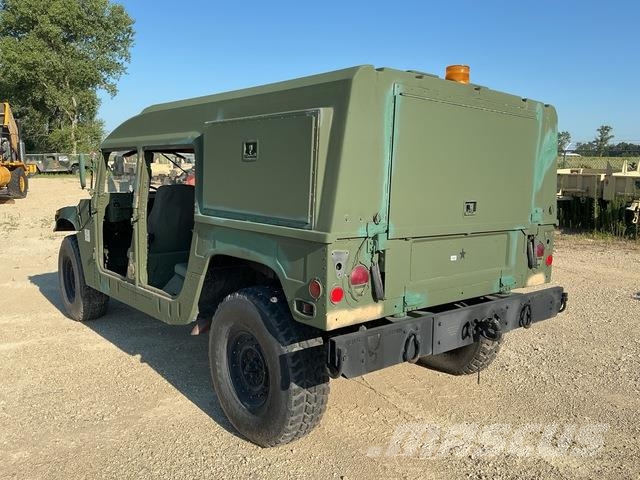 AM General M1097A2 Madelkaubikud