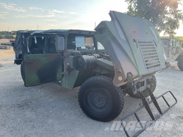 AM General M1097A2 Pick up de caixa aberta