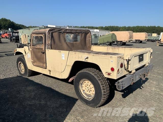 AM General M1097A2 Pick up de caixa aberta