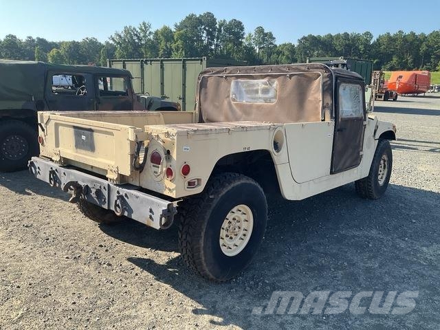 AM General M1097A2 Pick up de caixa aberta