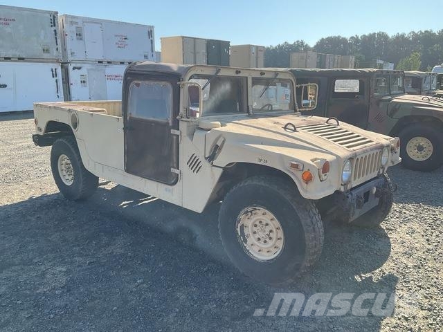 AM General M1097A2 Pick up de caixa aberta