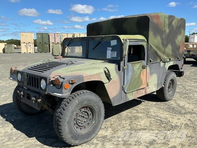 AM General M1097A2 皮卡车