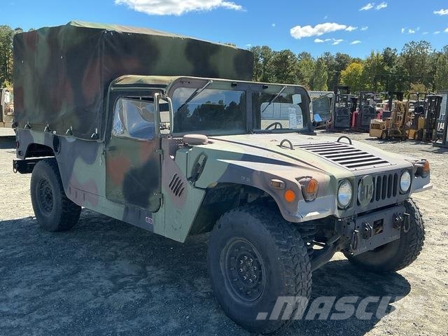 AM General M1097A2 皮卡车