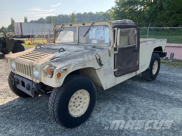 AM General M1097A2 HMMWV Бортовые фургоны