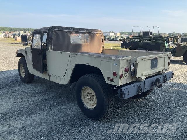 AM General M1097A2 HMMWV Бортовые фургоны