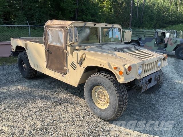 AM General M1097A2 HMMWV Бортовые фургоны