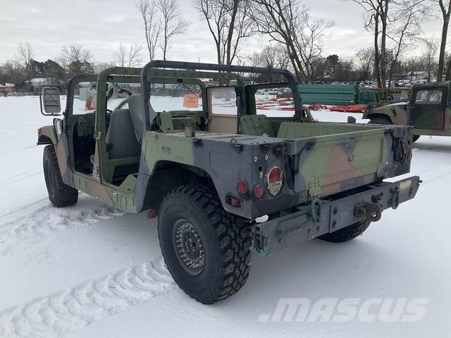 AM General M1097R1 Pick up/Dropside