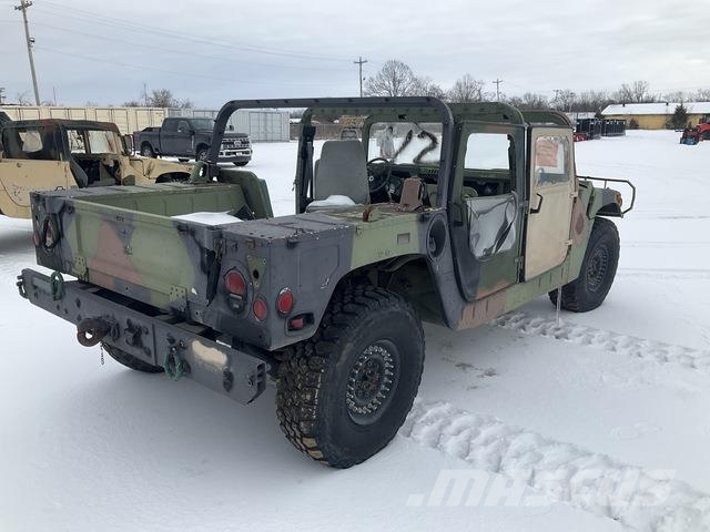 AM General M1097R1 Pick up/Dropside