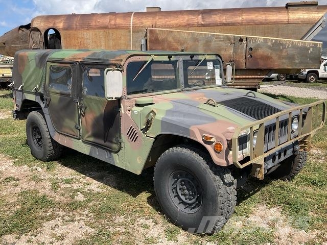 AM General M1097R1 Pick up/Dropside