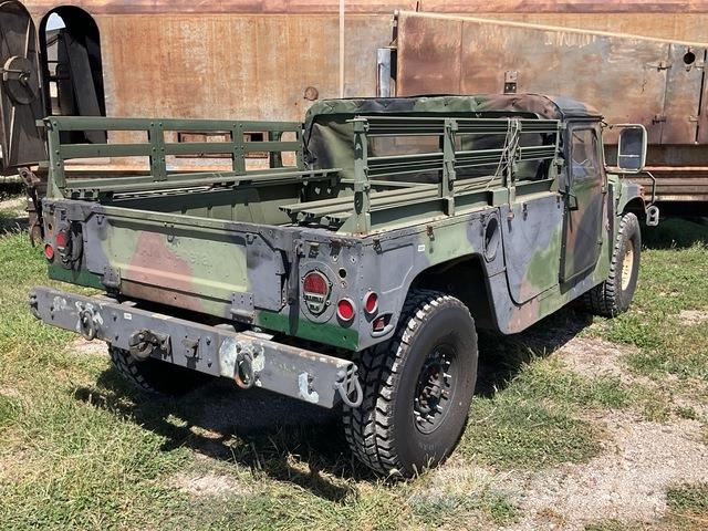 AM General M1097R1 Pick up/Dropside