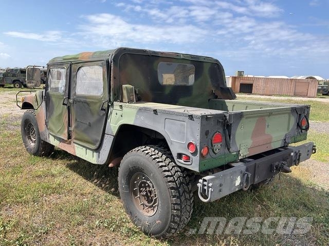 AM General M1097R1 Pick up/Dropside