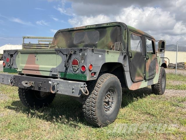 AM General M1097R1 Pick up/Dropside