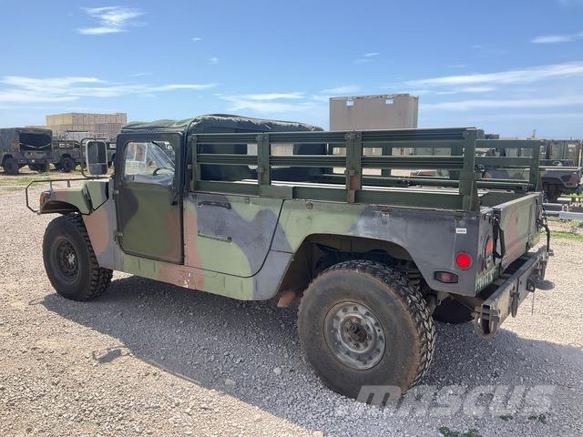 AM General M1097R1 Pick up/Dropside