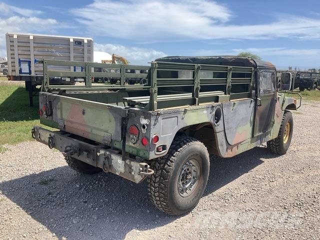 AM General M1097R1 Pick up/Dropside