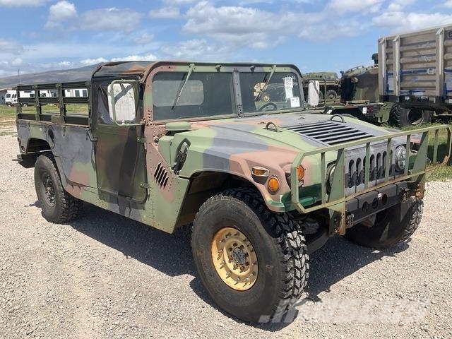 AM General M1097R1 Pick up/Dropside