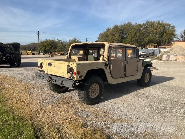 AM General M1097R1 Pikapai / Bortiniai sunkvežimiai