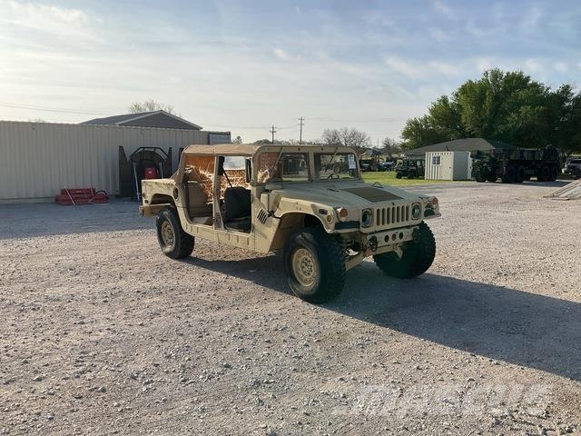 AM General M1097R1 Kis teherszállító/Platós kocsi