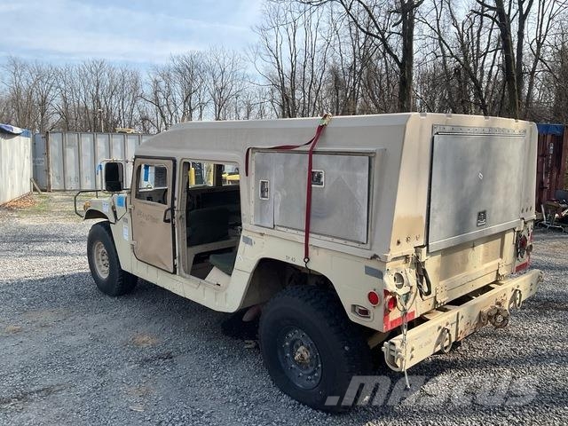 AM General M1097R1 Kis teherszállító/Platós kocsi