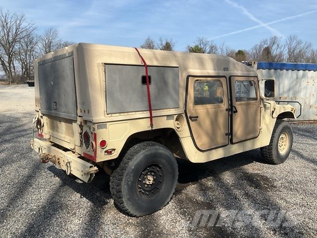 AM General M1097R1 Kis teherszállító/Platós kocsi