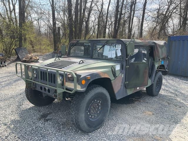 AM General M1097R1 Bestelwagens met open laadbak