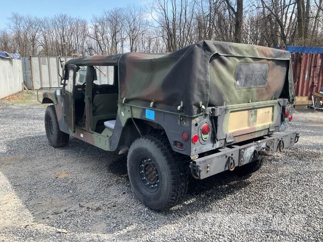 AM General M1097R1 Bestelwagens met open laadbak