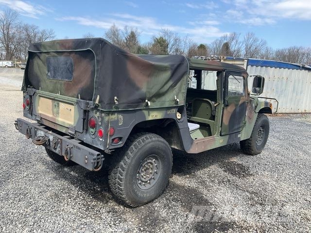AM General M1097R1 Bestelwagens met open laadbak