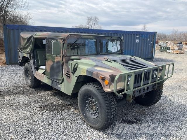 AM General M1097R1 Bestelwagens met open laadbak