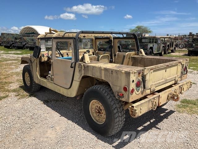 AM General M1097R1 Бортовые фургоны