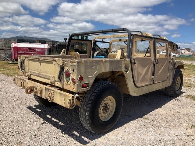 AM General M1097R1 Бортовые фургоны