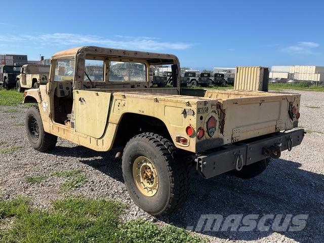 AM General M1097R1 Madelkaubikud
