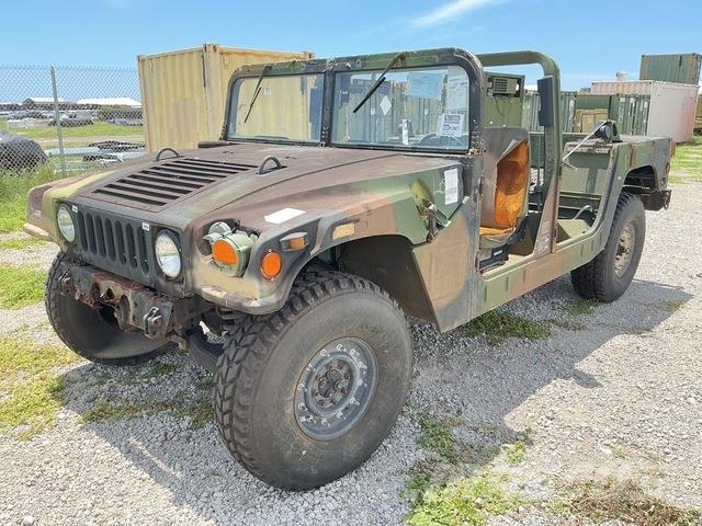 AM General M1097R1 Пикапи