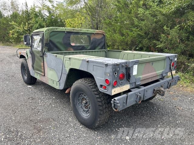 AM General M1097R1 Pick up de caixa aberta
